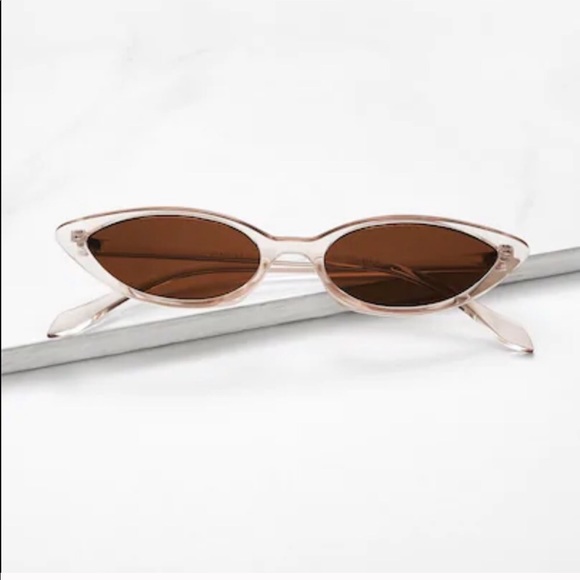 LAST ONE SALE NIB Pale Pink Cat Eye Sunglasses - Picture 3 of 4